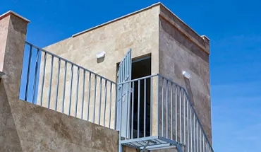 درب ورودی موتورخانه آسانسور