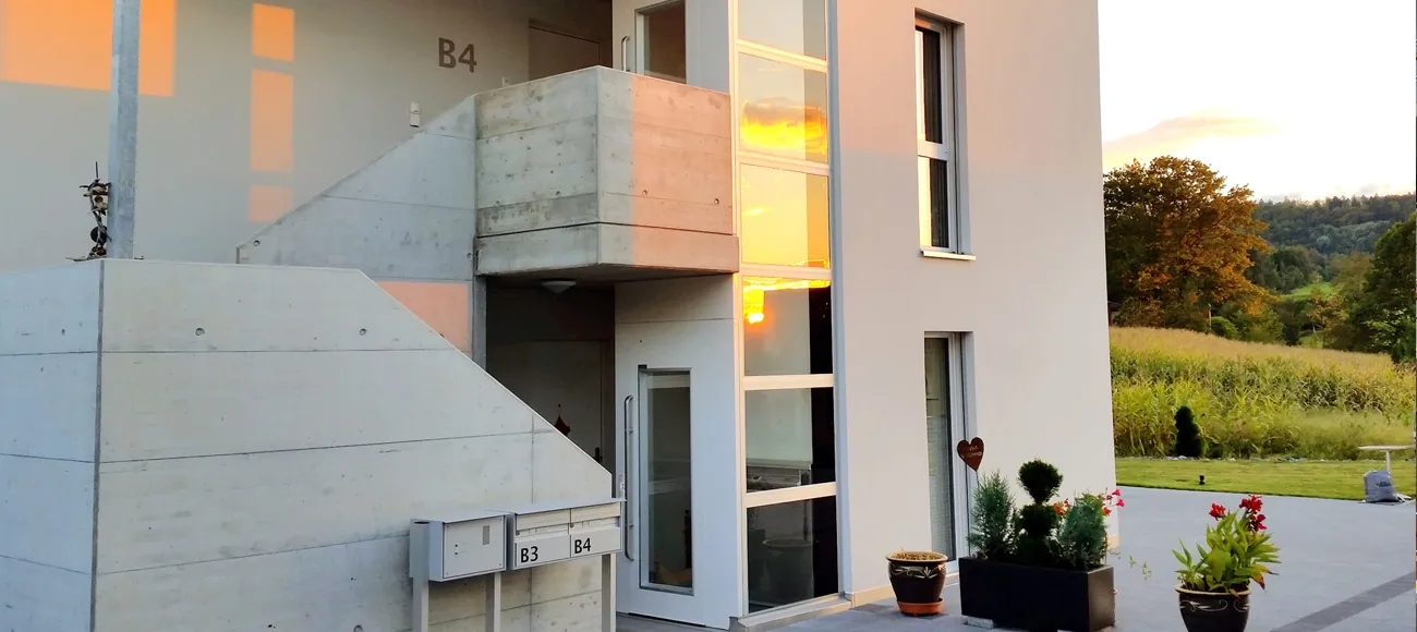 نصب آسانسور بیرون از ساختمان